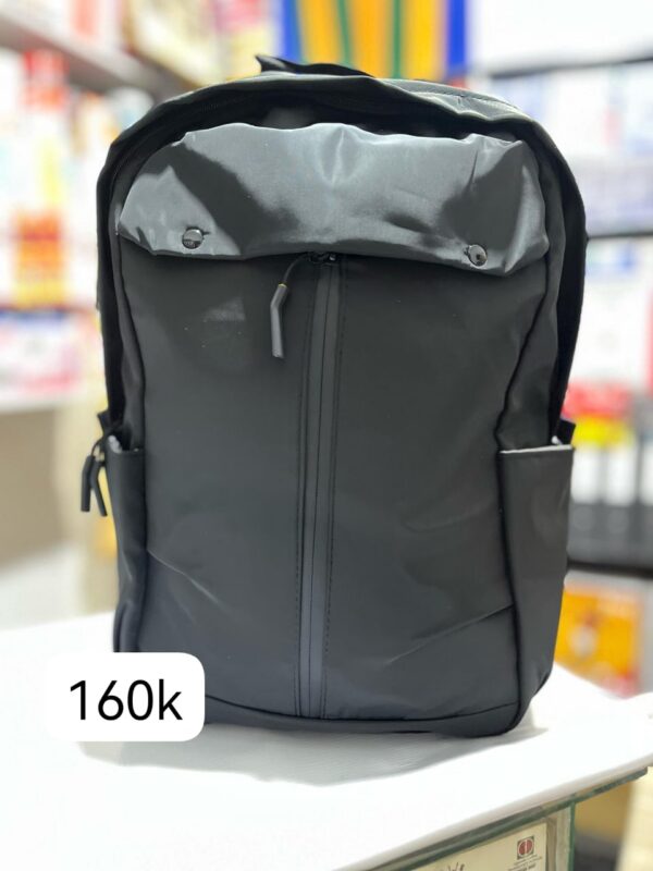 Black Minimalist Backpack (Style A)